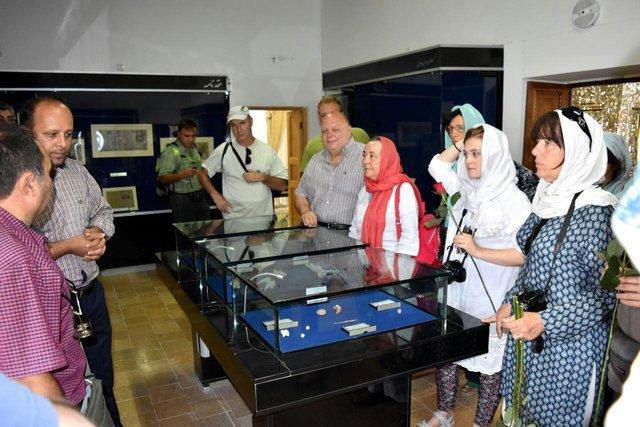 68 گردشگر خارجی مهمان خراسان شمالی شدند 68 گردشگر خارجی مهمان خراسان شمالی شدند