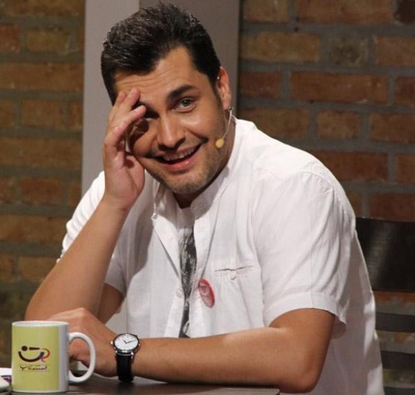 امیرمحمد زند در حال خندیدن به جهل!