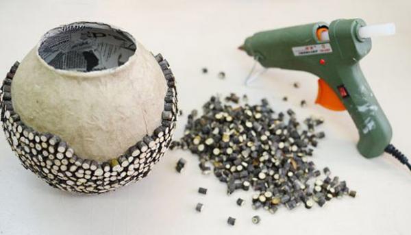 3 راه برای درست کردن گلدان با وسایل دور ریختنی