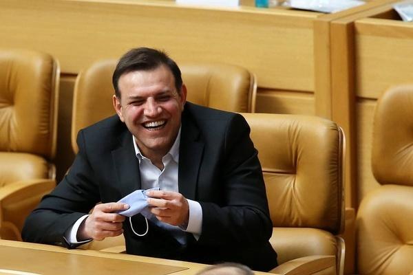 کامرانی فر:در نشست فردا بند به بند اساسنامه رعایت می شود، کامرانی فر:در نشست فردا بند به بند اساسنامه رعایت می گردد، تمام موارد را به اطلاع FIFA و AFC می رسانیم