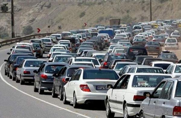 ترافیک سنگین در مسیر شمال به جنوب جاده چالوس ترافیک سنگین در جهت شمال به جنوب جاده چالوس
