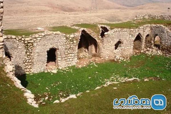 قلعه رزه یکی از جاذبه های گردشگری اندیمشک به شمار می رود قلعه رزه یکی از جاذبه های گردشگری اندیمشک به شمار می رود